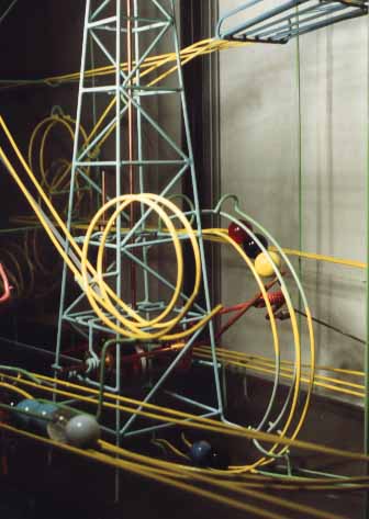 Eisendraht-Kugelbahn